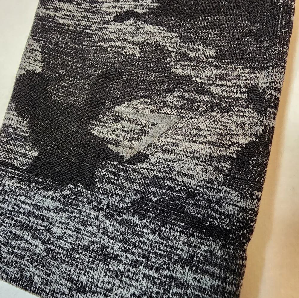 Gymshark Adapt Camo Seamless Leggings black and gray camo size xs - Picture 11 of 12